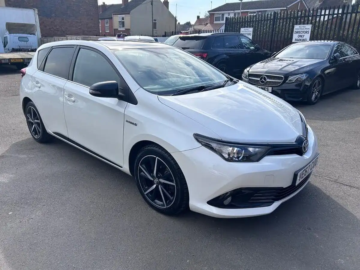 2017-toyota-auris-18-vvt-i-hsd-gb25-tss-leather-big-14