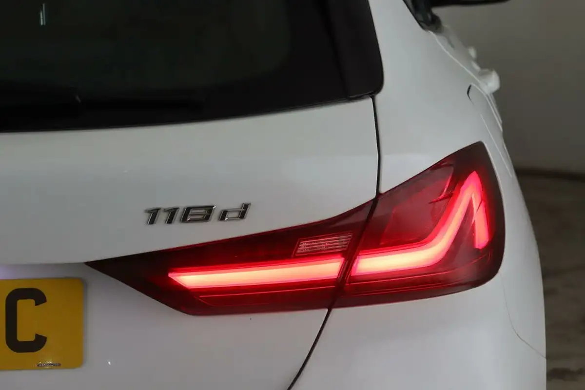 2020-bmw-1-series-20td-118d-m-sport-auto-big-9
