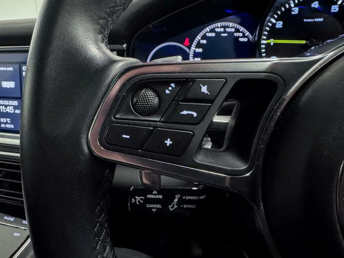 2019-porsche-panamera-30-4-e-hybrid-hatchback-big-32