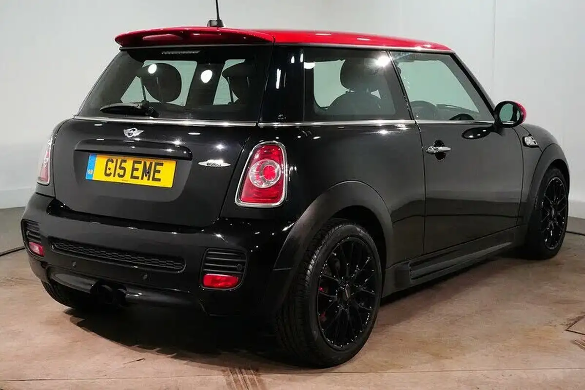 2013-mini-cooper-16-john-cooper-works-hatchback-3d-big-9