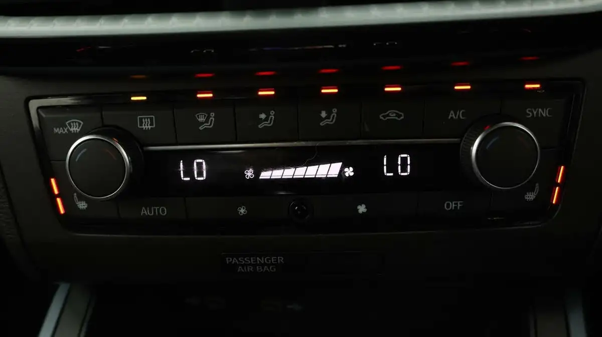 2022-seat-arona-10-tsi-xperience-lux-big-11