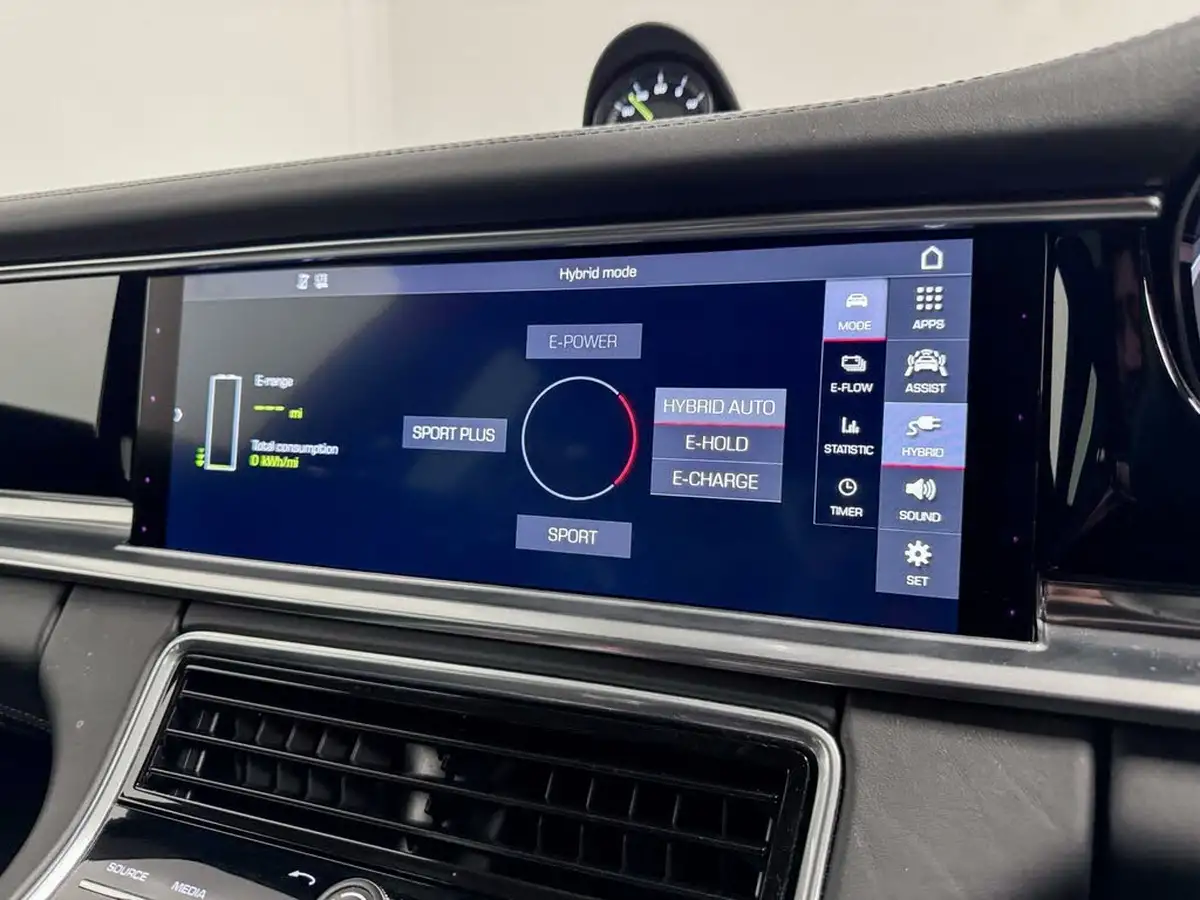 2019-porsche-panamera-30-4-e-hybrid-hatchback-big-56
