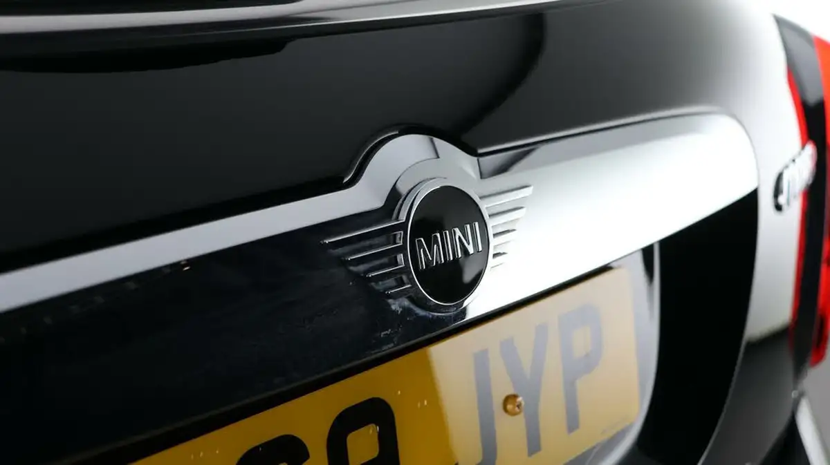 2019-mini-countryman-15-cooper-exclusive-auto-big-20