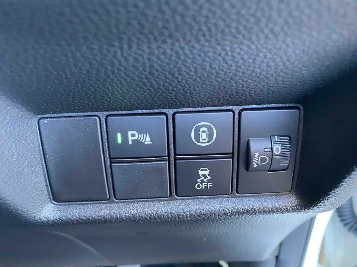 2020-honda-jazz-15-i-mmd-ex-big-21