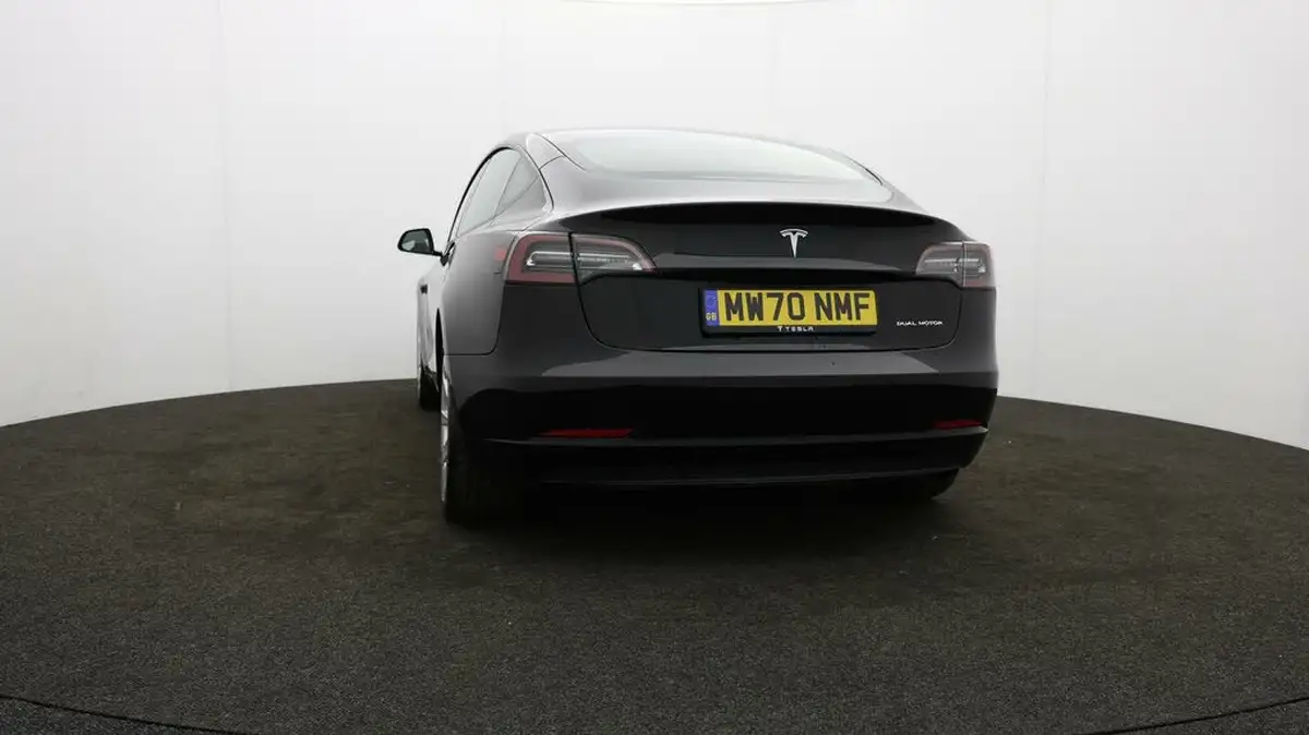 2020-tesla-model-3-e-long-range-big-79