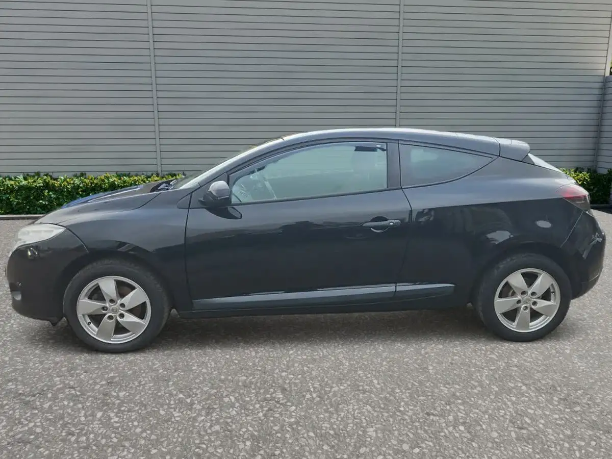 2011-renault-megane-16-dynamique-tom-tom-110bhp-coupe-2d-big-3