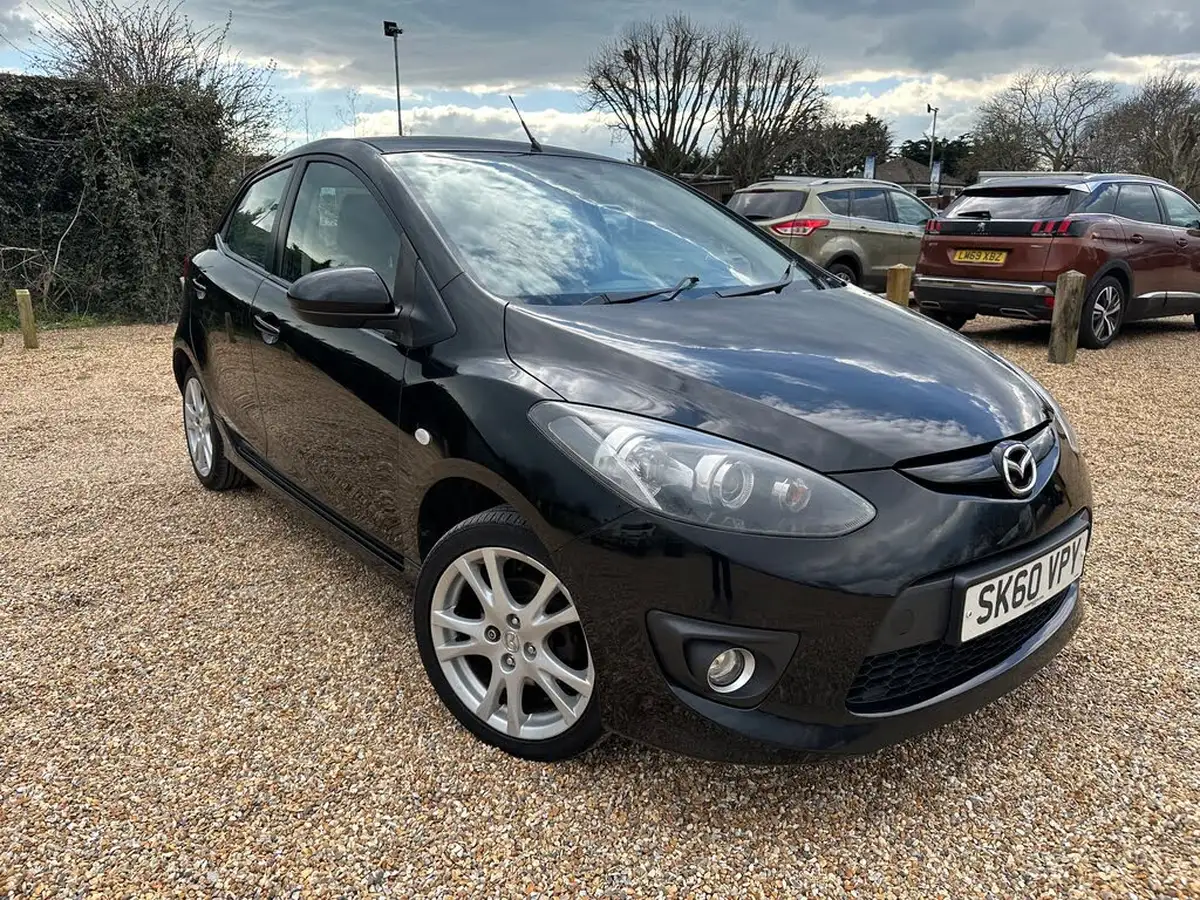2010-mazda-mazda2-13-takuya-big-1