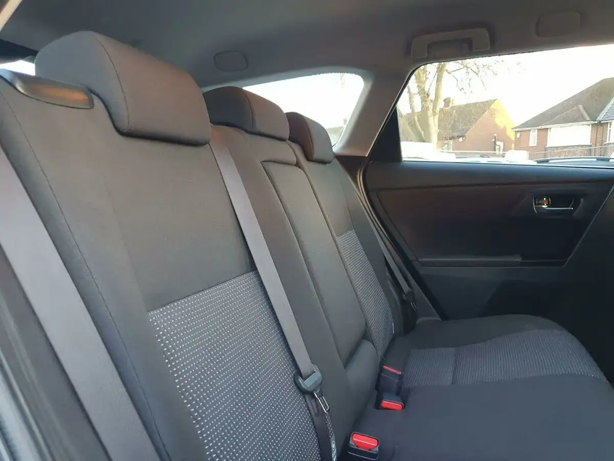 2014-toyota-auris-18-vvt-i-hsd-icon-estate-big-24