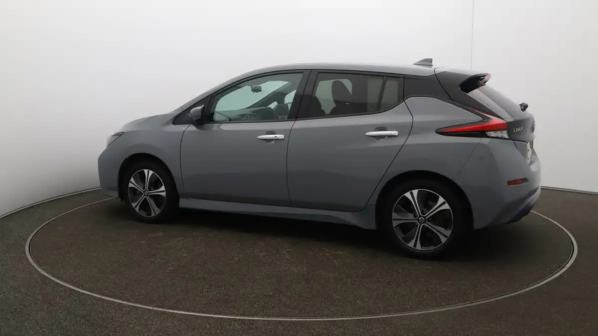 2021-nissan-leaf-e-e-tekna-big-44