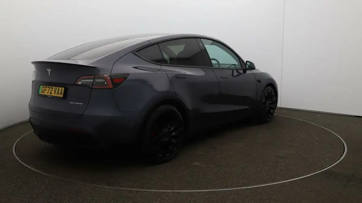 2022-tesla-model-y-e-performance-big-47