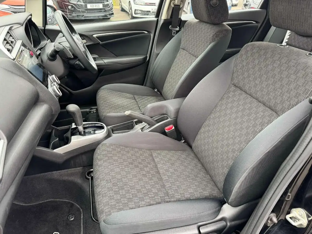 2017-honda-jazz-13-i-vtec-se-cvt-big-14