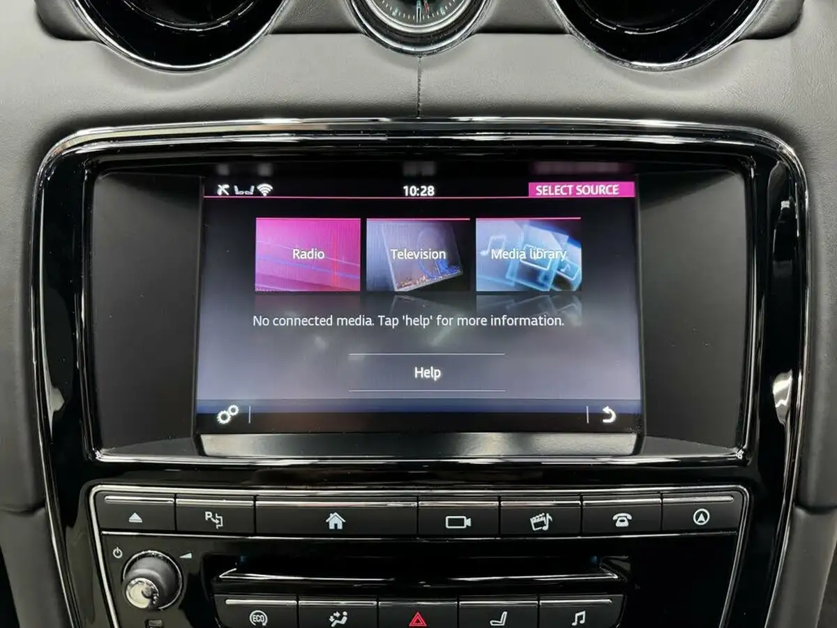 2016-jaguar-xj-series-30td-xj-r-sport-30tdv6-296bhp-big-32