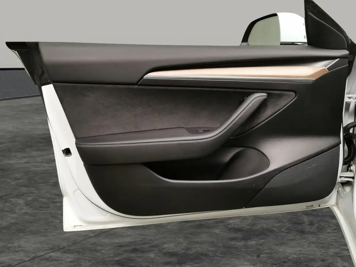 2021-tesla-model-3-e-standard-plus-big-31