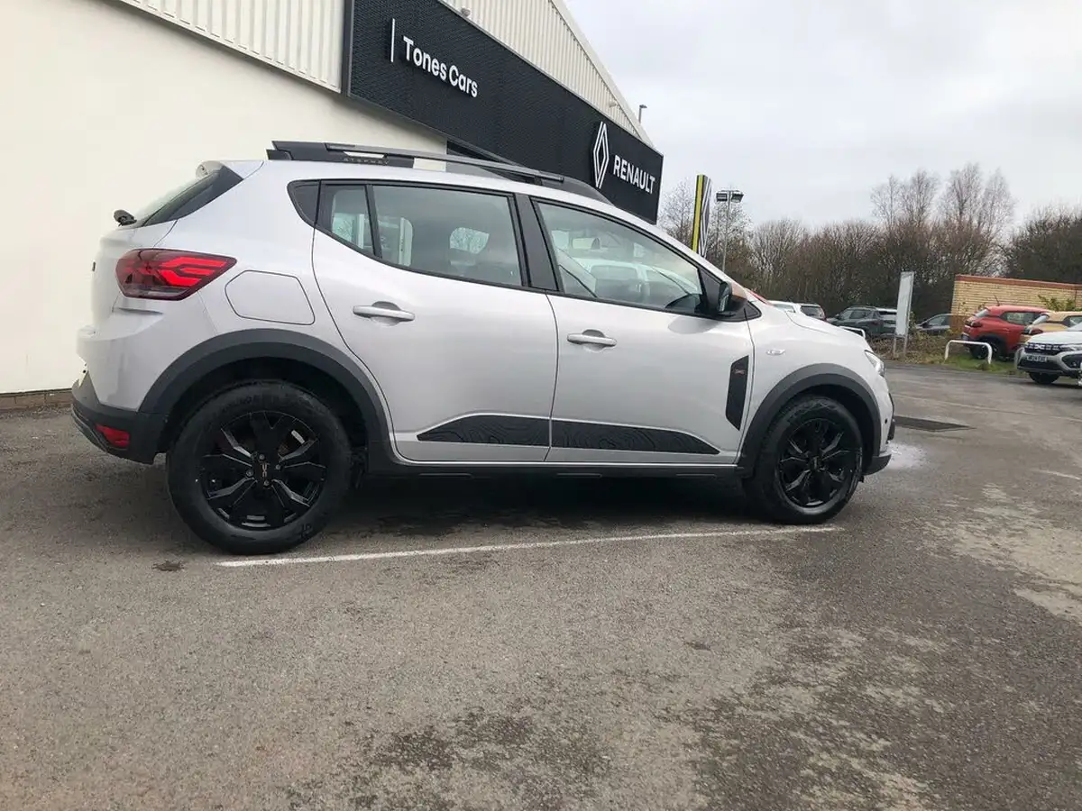 2024-dacia-sandero-stepway-10-tce-extreme-90bhp-big-10