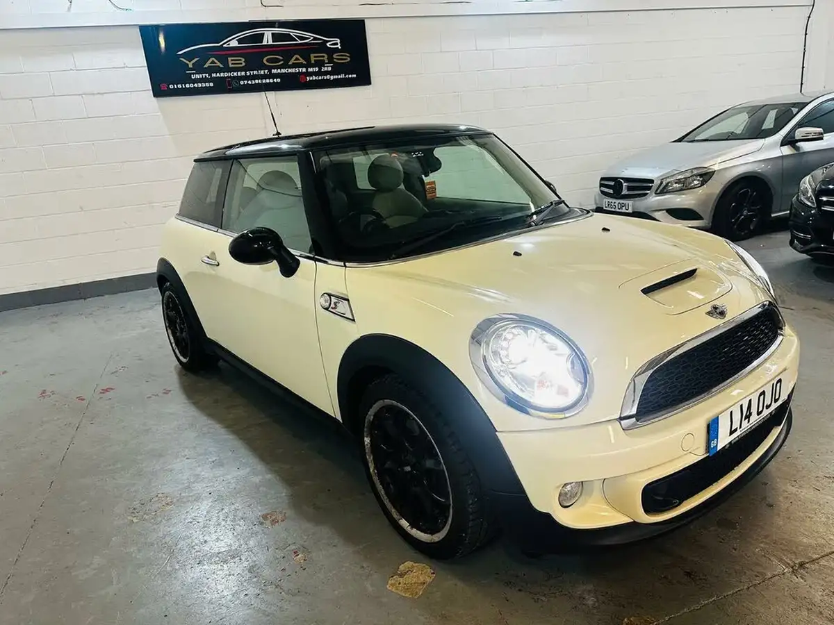2011-mini-cooper-16-cooper-s-hatchback-3d-big-1