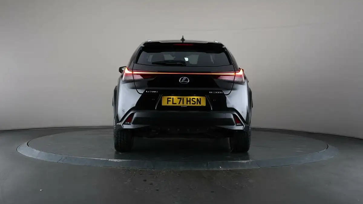 2021-lexus-ux-300e-e-ux-big-35
