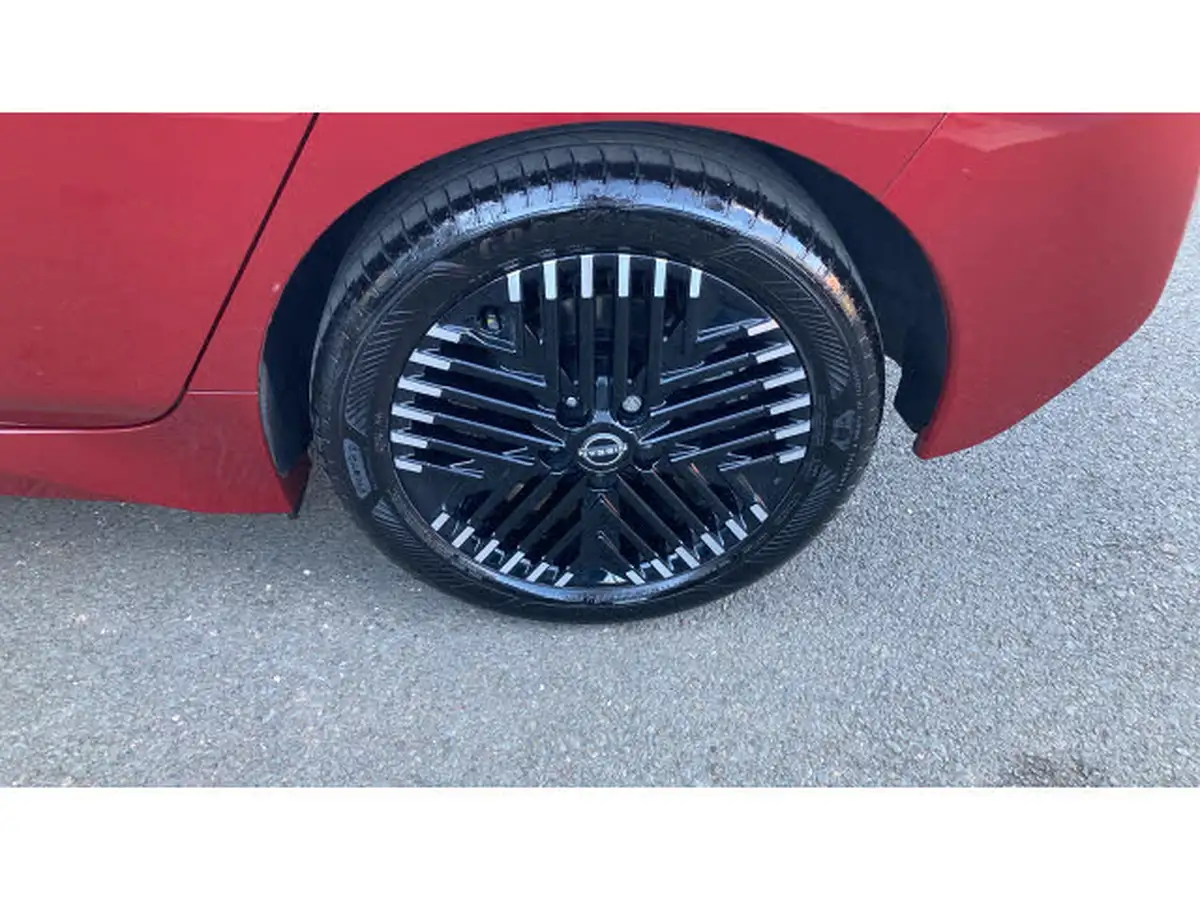 2023-nissan-leaf-e-tekna-39kwh-big-31