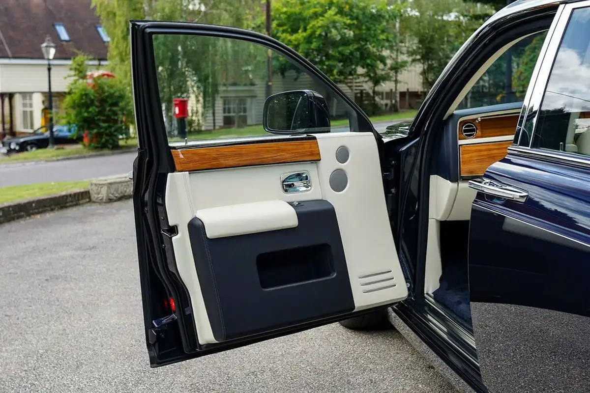 2015-rolls-royce-phantom-big-7