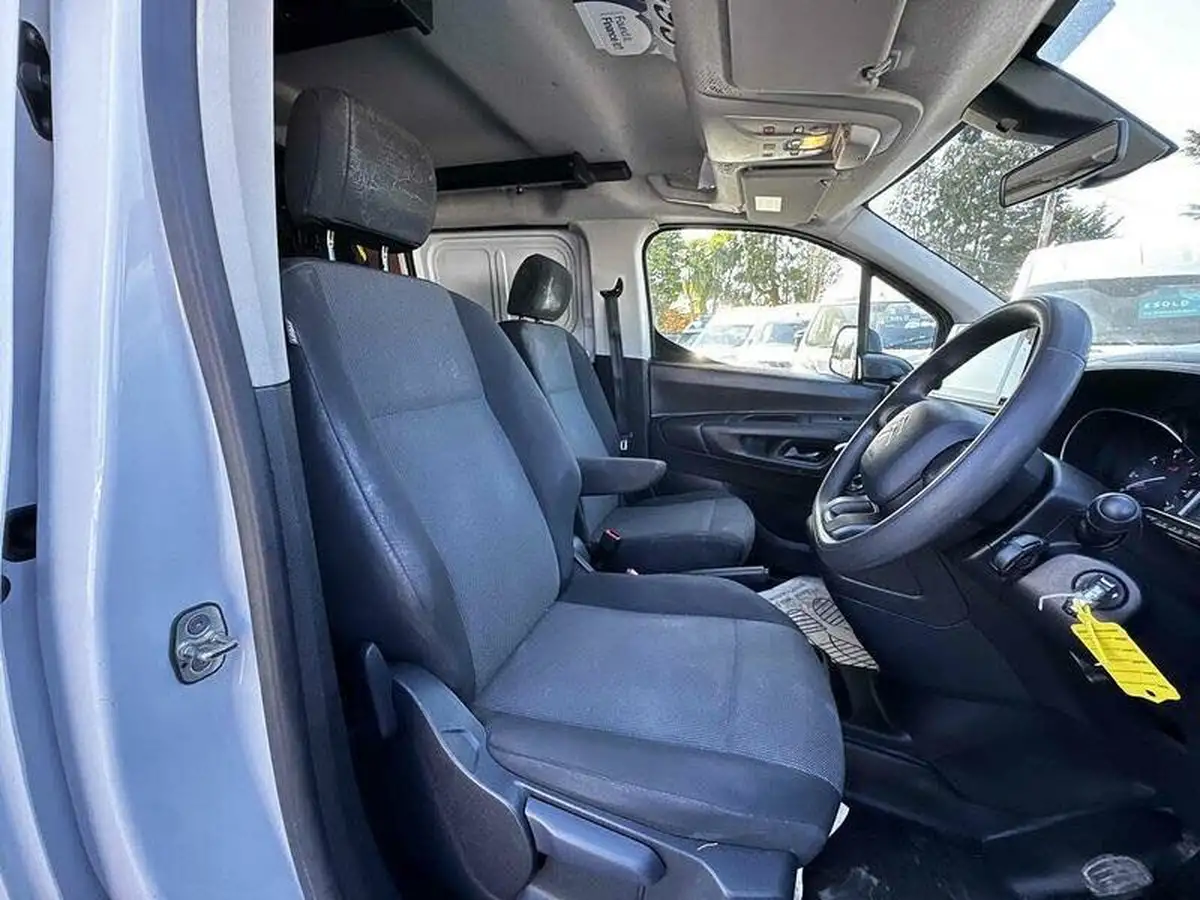 2023-citroen-berlingo-big-29