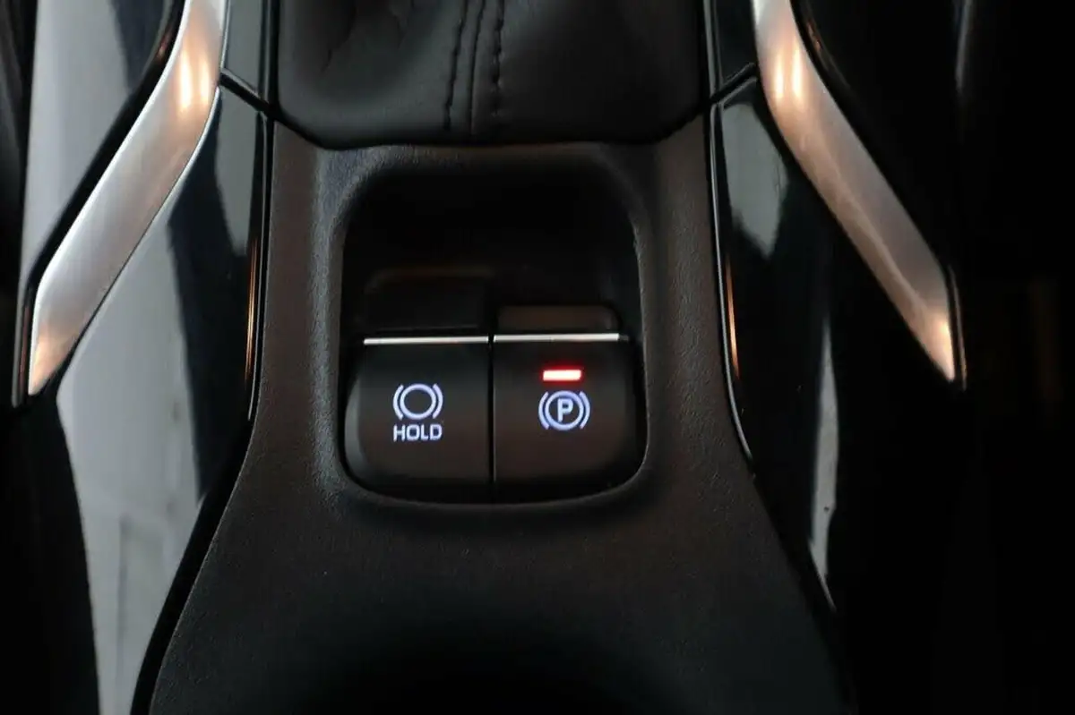 2021-toyota-corolla-18-vvt-i-design-trk-touring-sports-5d-big-17
