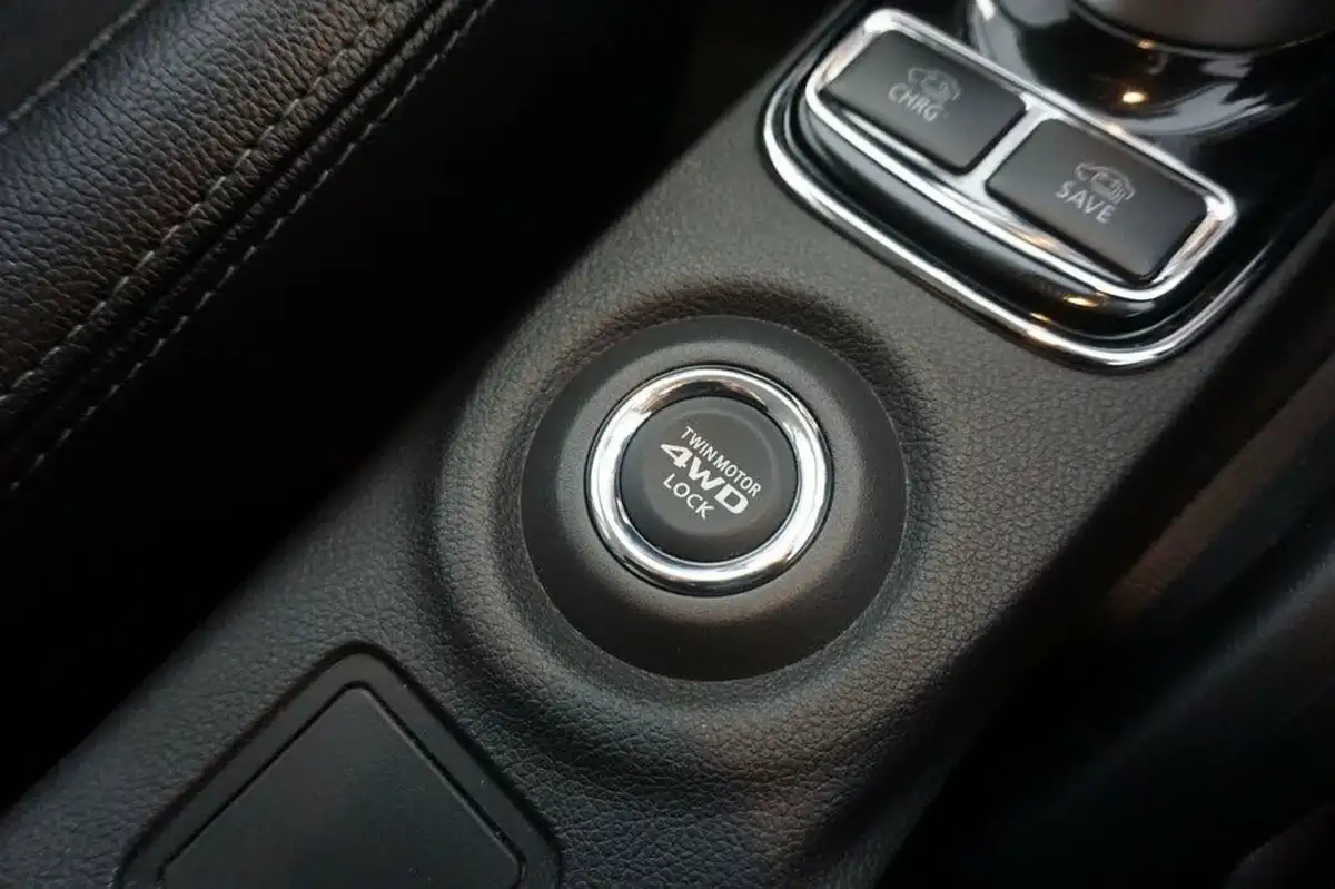 2015-mitsubishi-outlander-20-gx3h-phev-5st-big-29