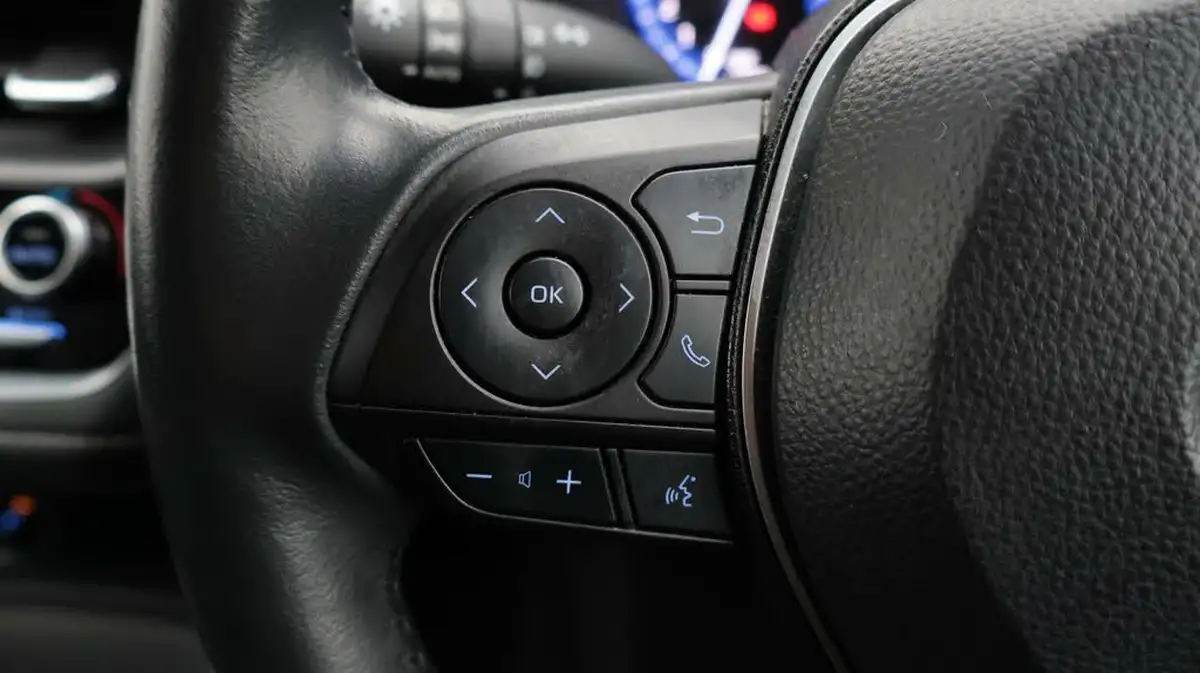 2021-toyota-corolla-18-vvt-i-design-trk-hatchback-5d-big-25