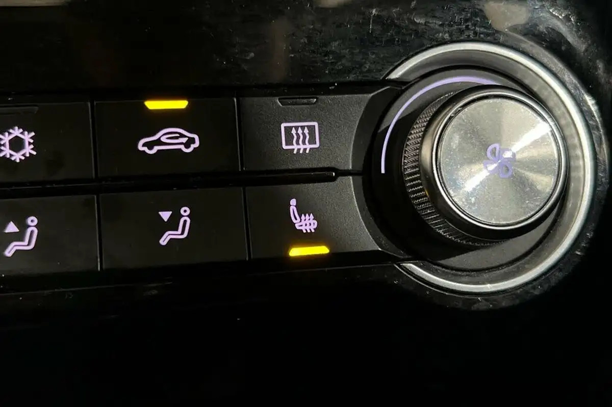 2020-mg-zs-suv-e-exclusive-ev-big-14