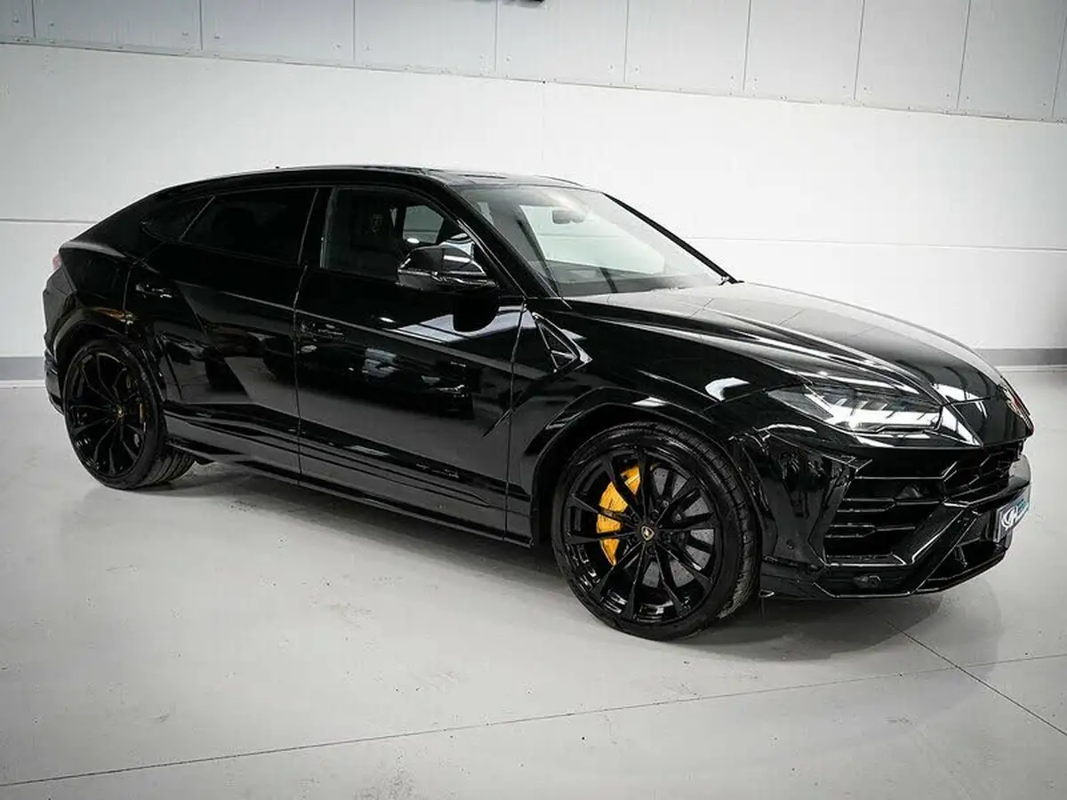 2022-lamborghini-urus-40-no-trim-big-4