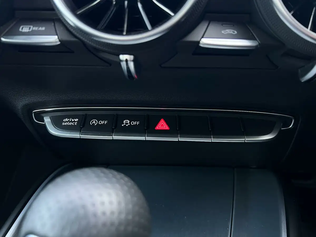 2023-audi-tt-coupe-20-40-tfsi-black-edition-big-24