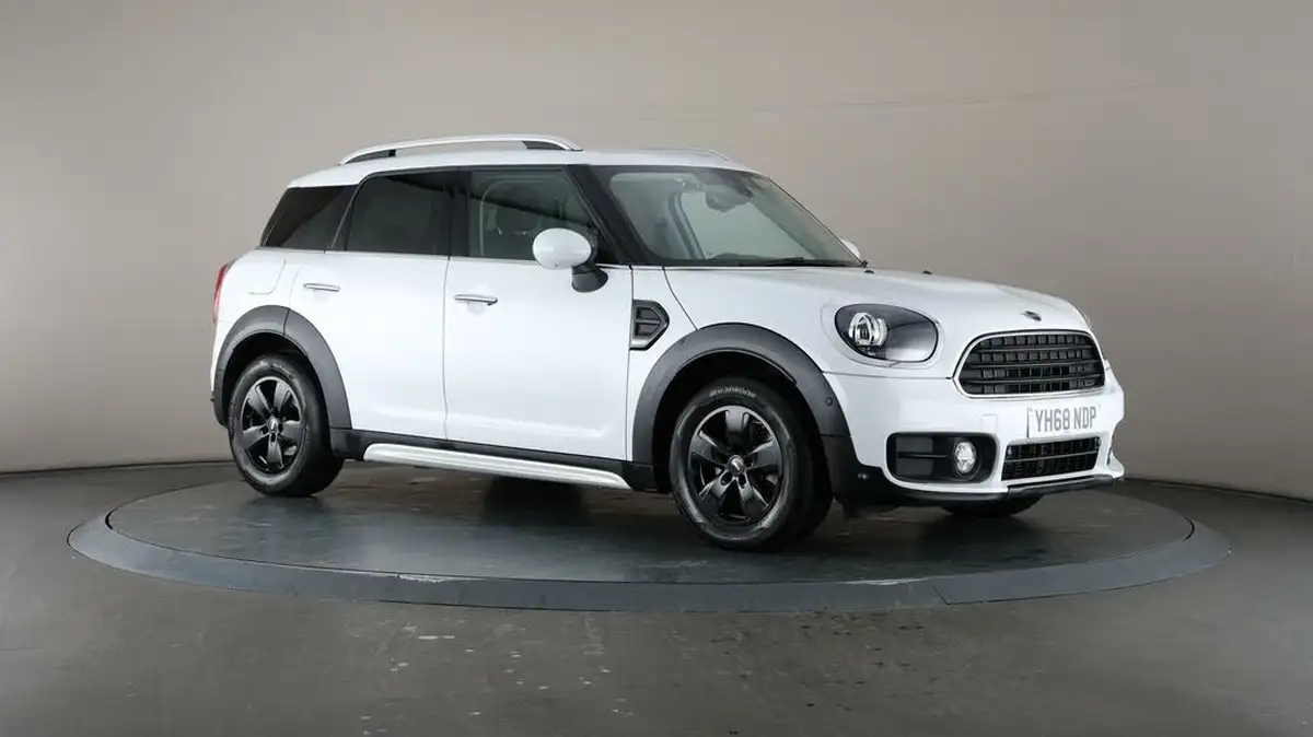 2019-mini-countryman-20td-cooper-d-classic-auto-big-48