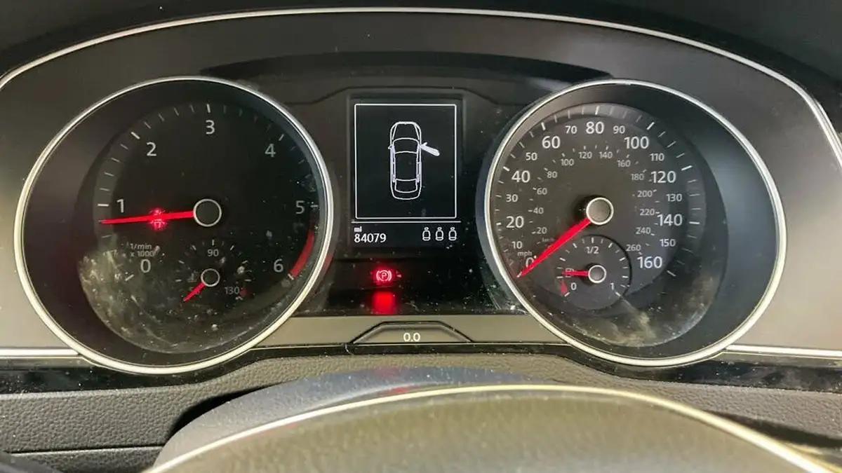 2015-volkswagen-passat-20tdi-se-business-bmtss-saloon-4d-big-15