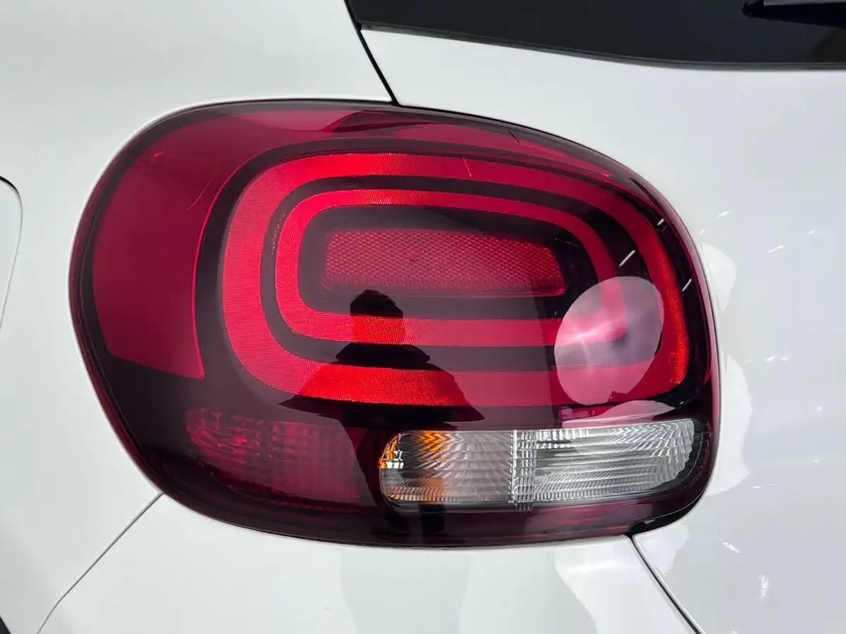2017-citroen-c3-12-puretech-flair-82ps-big-7