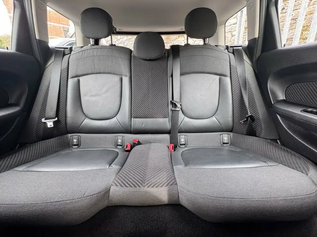 2015-mini-clubman-15-cooper-big-16