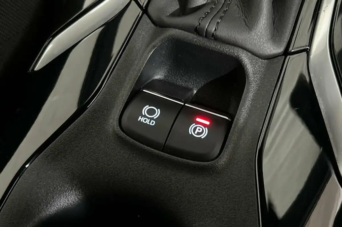 2021-toyota-corolla-18-vvt-i-icon-tech-spare-wheel-hatchback-5d-big-29