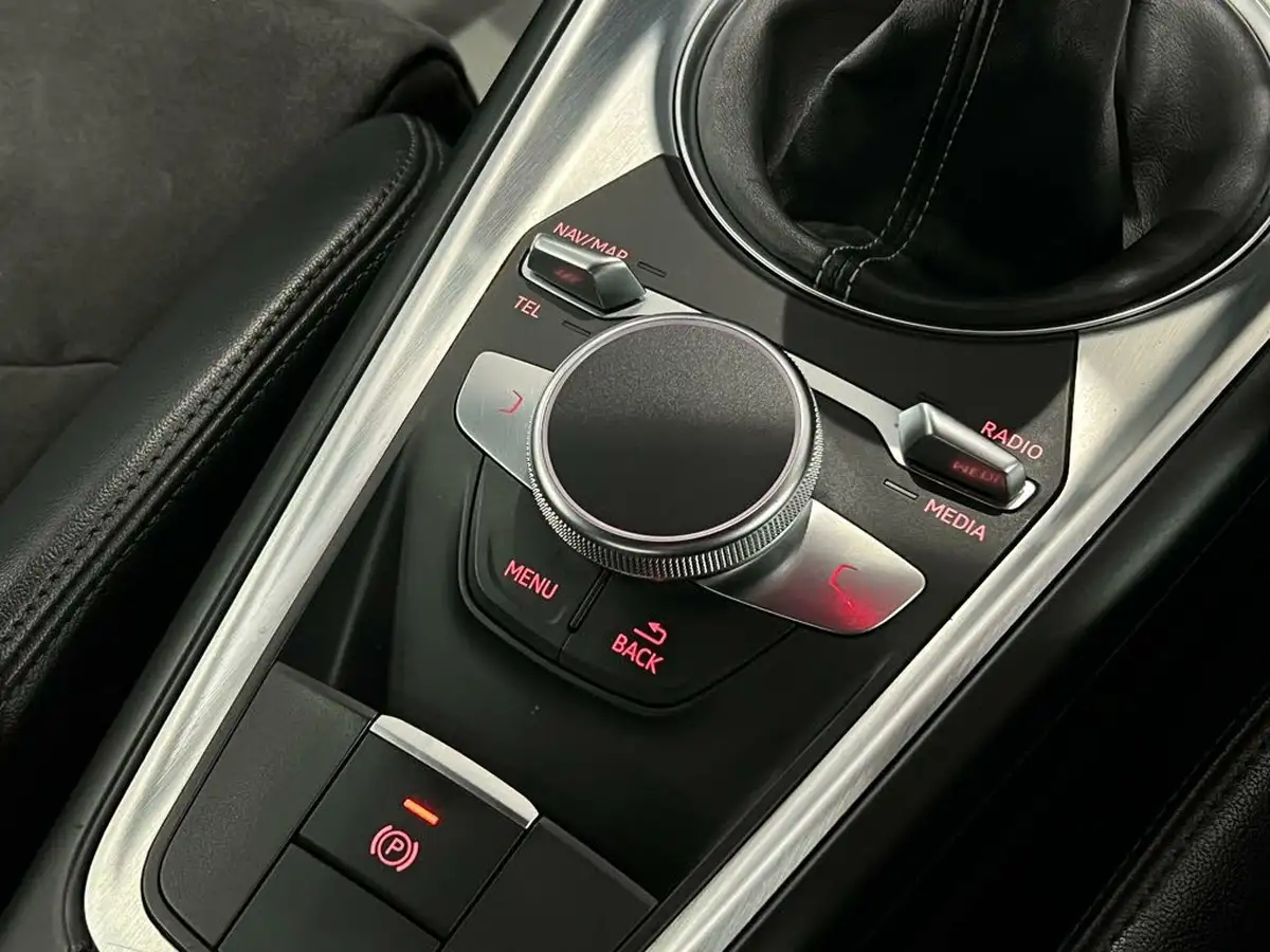2016-audi-tt-coupe-20-tdi-s-line-big-44