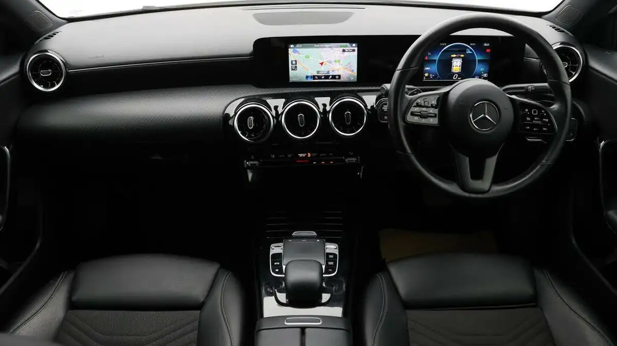2018-mercedes-benz-a-class-15d-a180d-se-116ps-ss-7g-dct-big-12