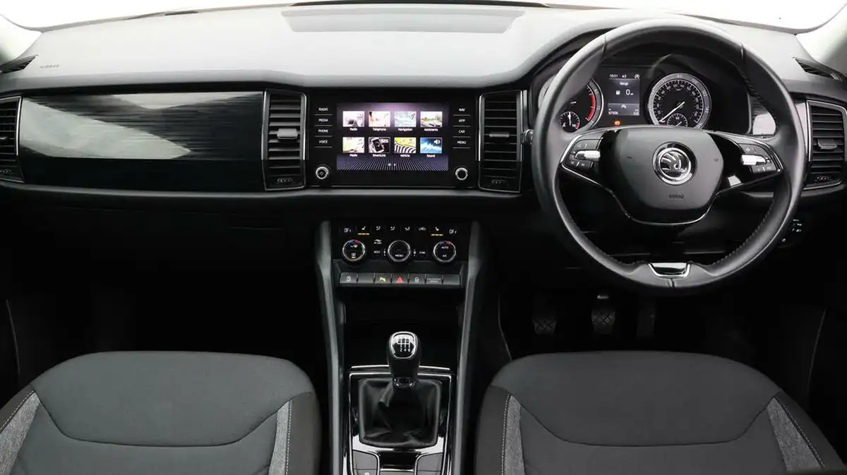 2020-skoda-kodiaq-15-tsi-se-drive-big-12