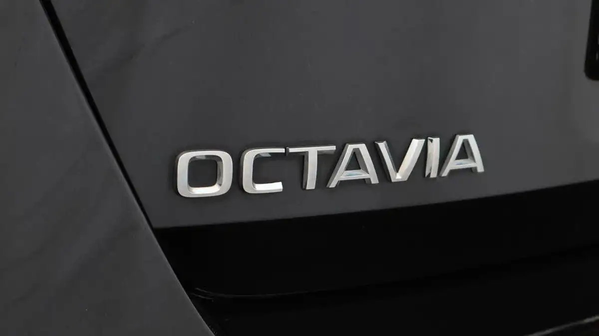 2020-skoda-octavia-15-tsi-se-l-first-edition-hatchback-big-20