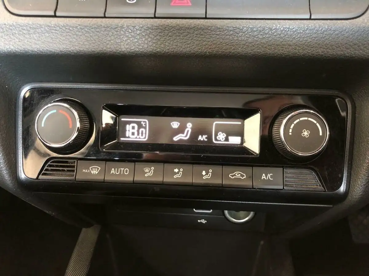 2019-skoda-fabia-10-tsi-se-l-109ps-estate-dsg-big-20