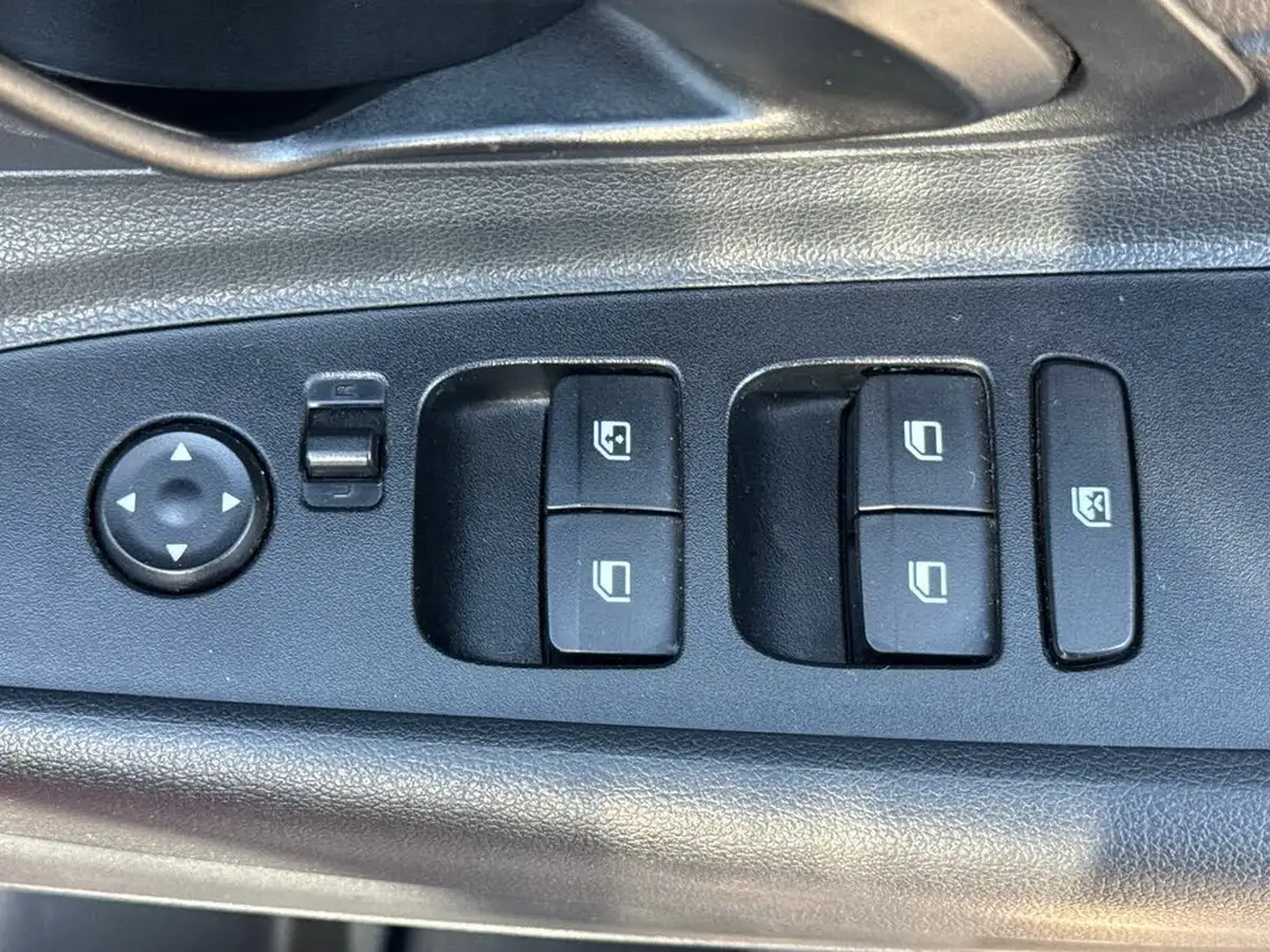 2021-hyundai-i20-10-t-gdi-se-connect-eclutch-imt-big-19