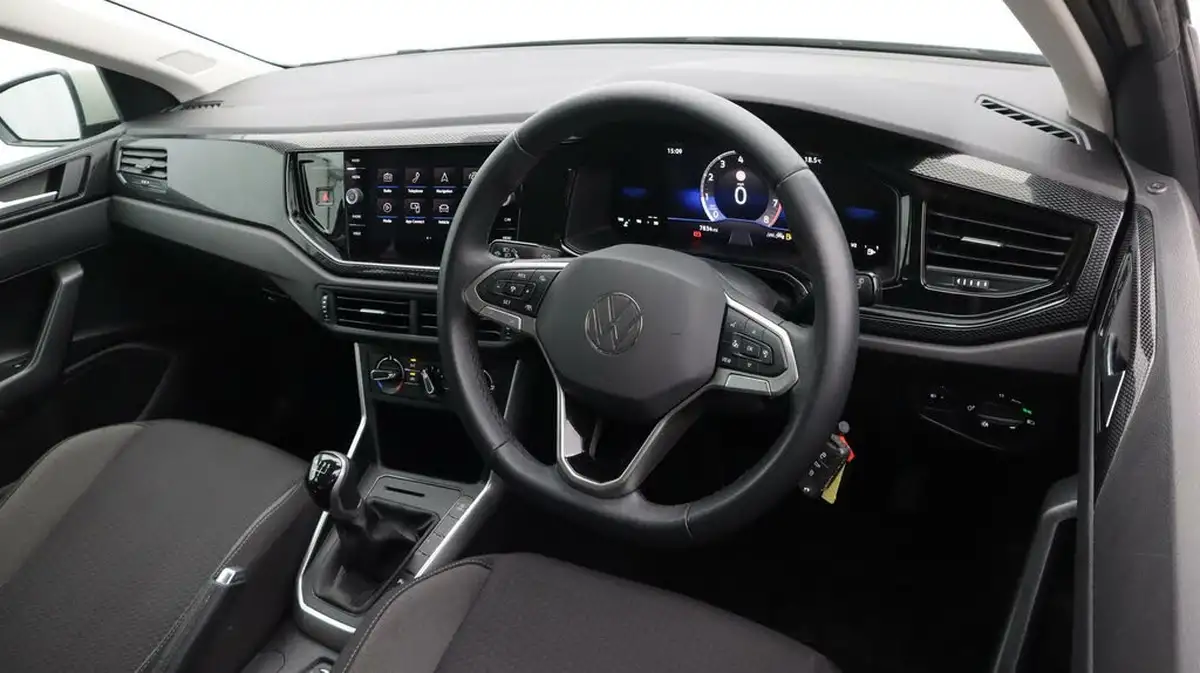 2024-volkswagen-polo-10-tsi-life-big-9