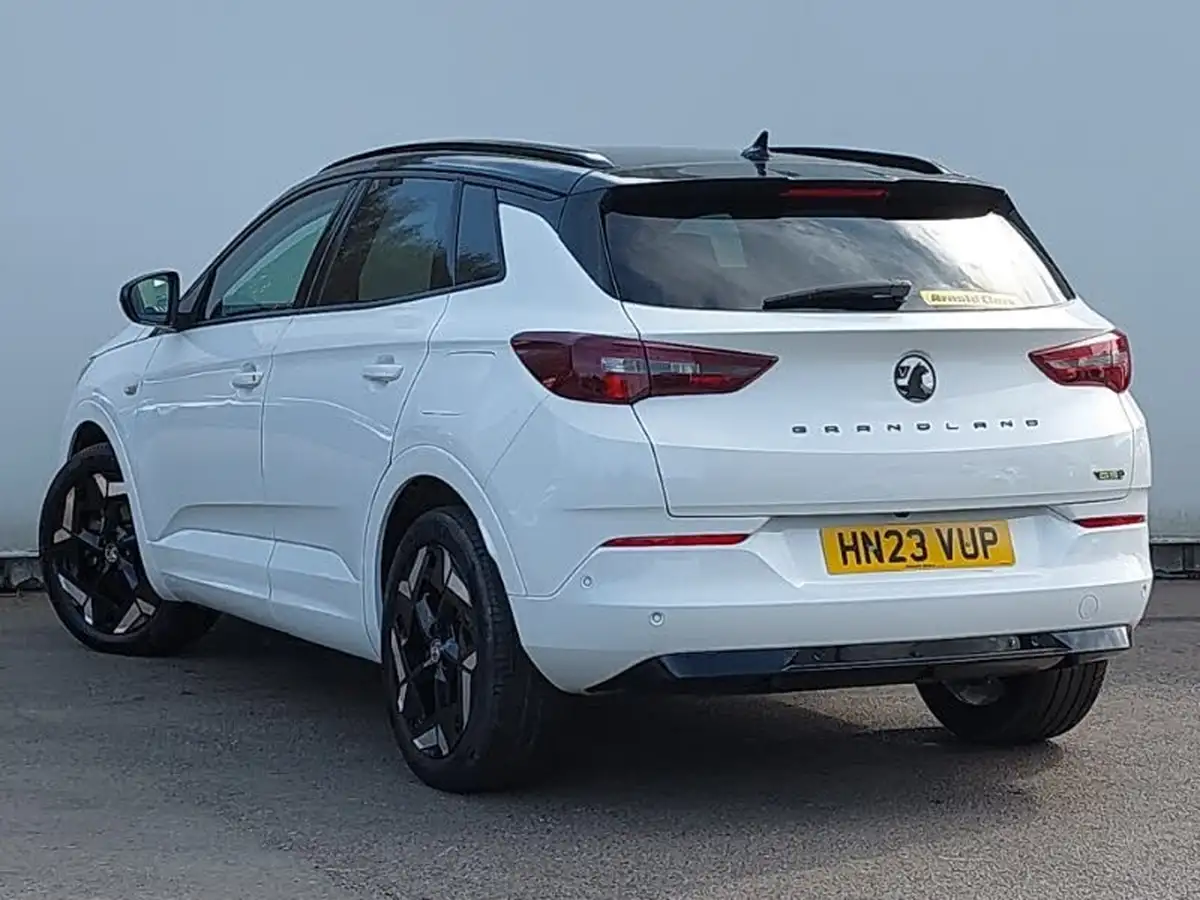 2023-vauxhall-grandland-16-gse-big-1