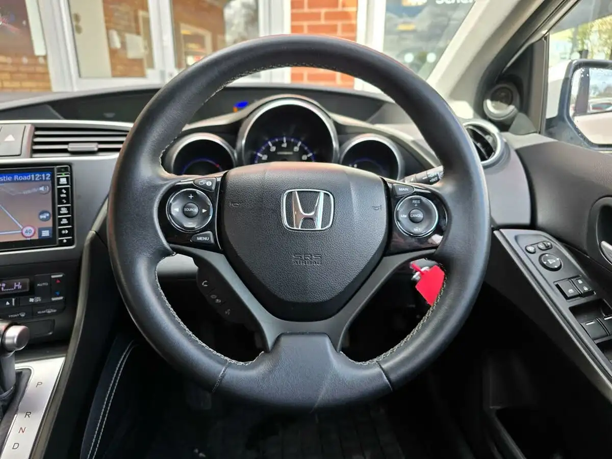 2017-honda-civic-18-i-vtec-se-plus-navi-hatchback-auto-big-28