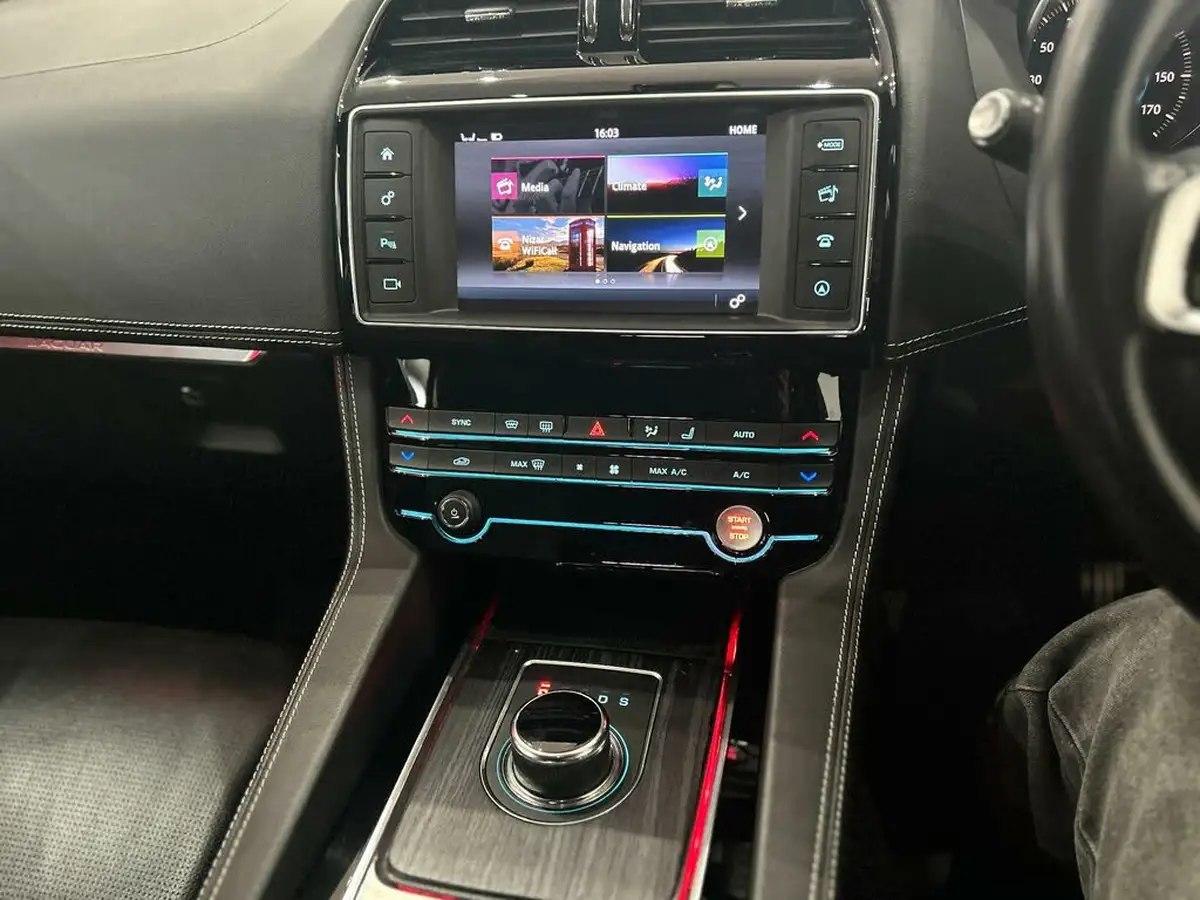 2017-jaguar-f-pace-20-i4d-r-sport-180ps-awd-auto-big-25