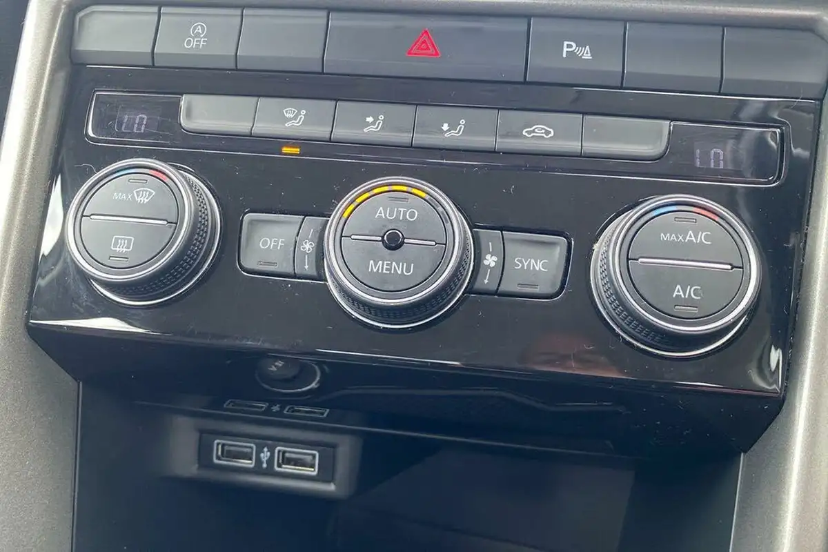 2020-volkswagen-t-roc-10-tsi-se-115ps-big-55