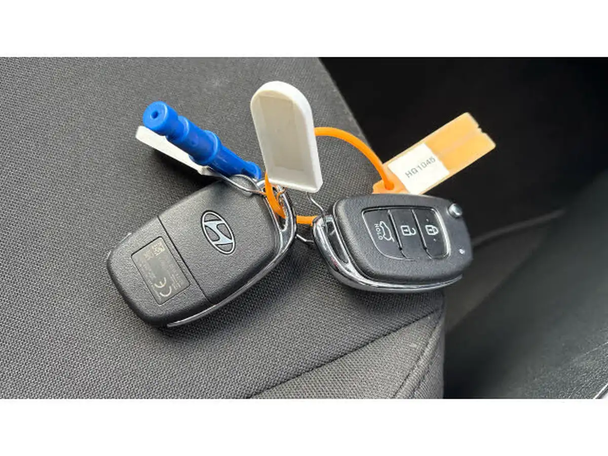 2024-hyundai-i20-10-t-gdi-premium-big-19