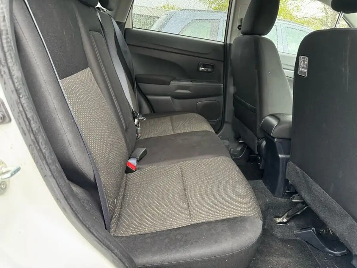 2013-mitsubishi-asx-18td-3-114bhp-hatchback-5d-big-13