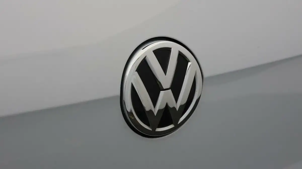 2019-volkswagen-golf-15-tsi-se-130ps-ss-hatchback-5d-big-19