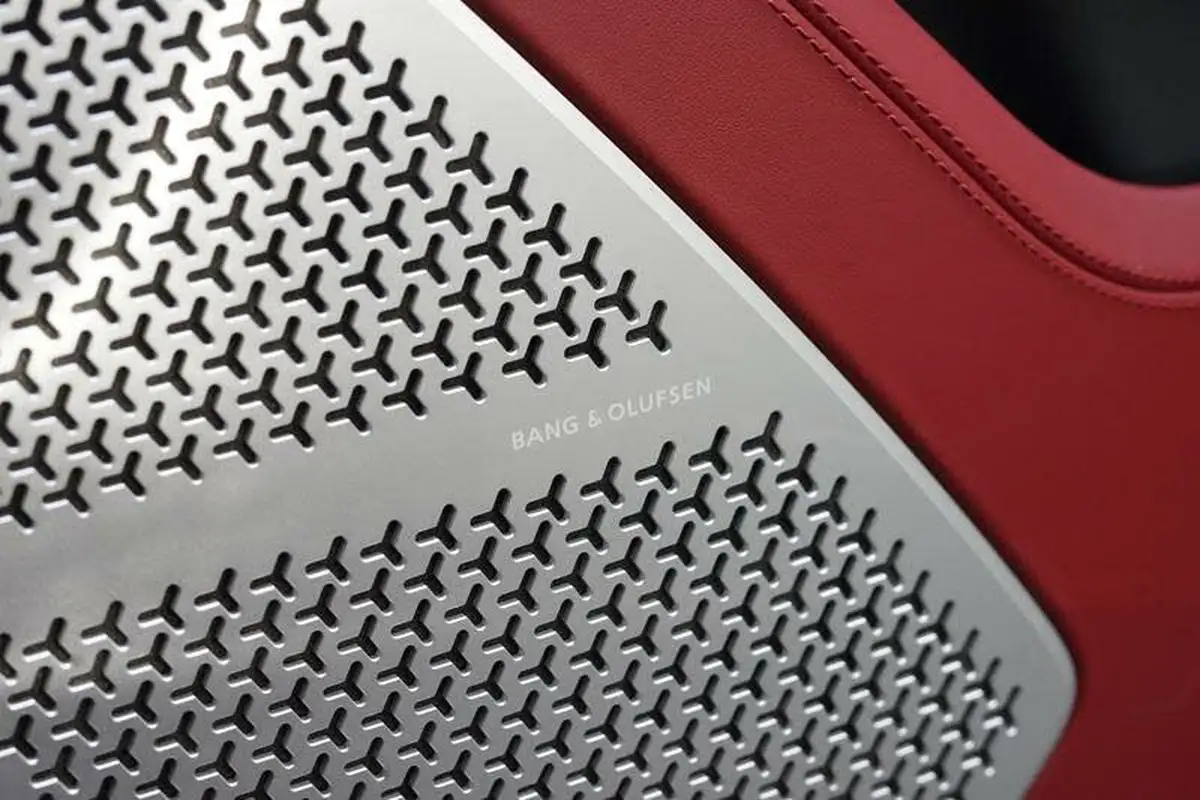 2023-lamborghini-urus-40-no-trim-big-10