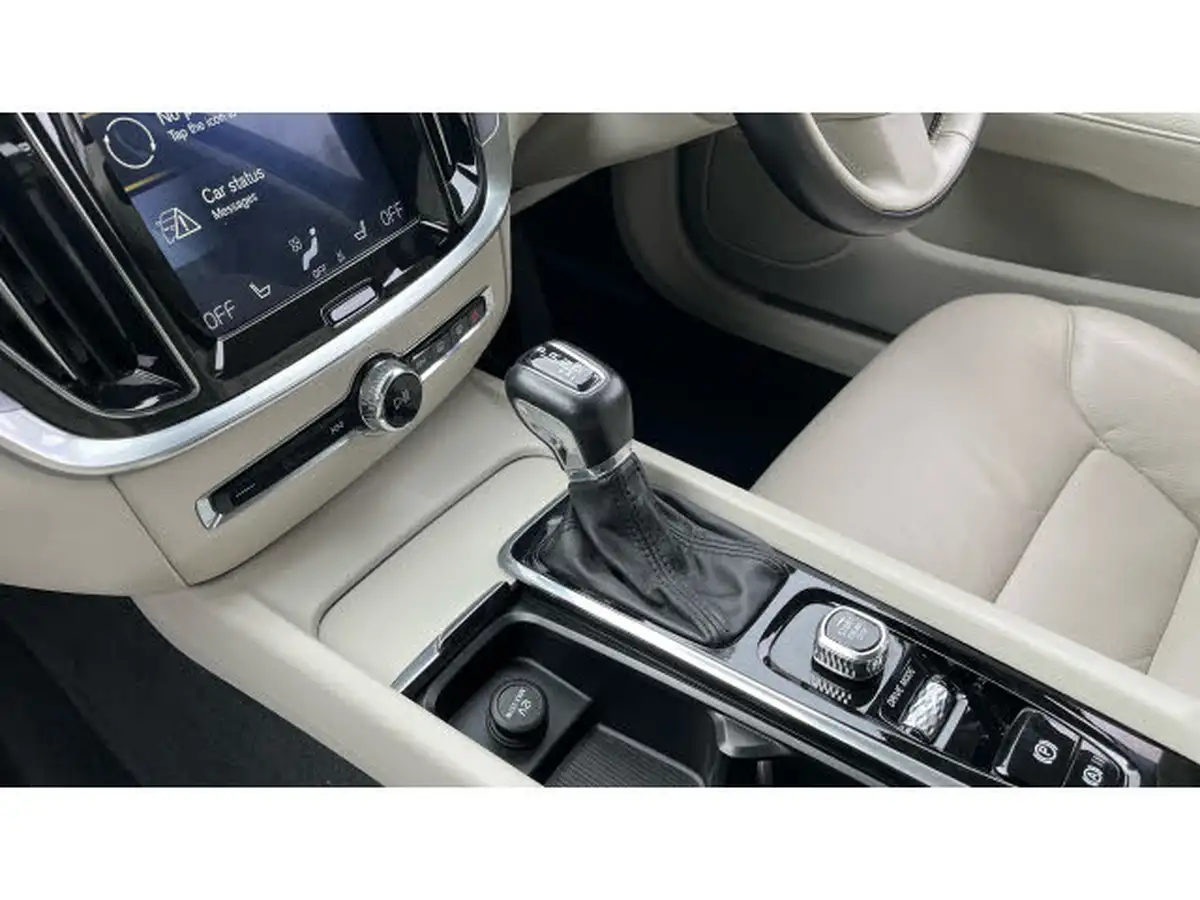 2018-volvo-v60-20td-d4-momentum-pro-geartronic-big-12